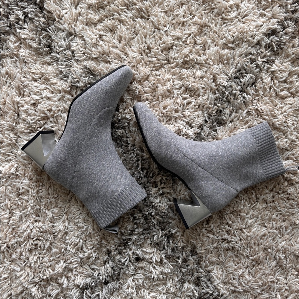 Vivaia Regina Pro Water-Repellant Boots - Sz 7 in Silver Metallic - Picture 5 of 6